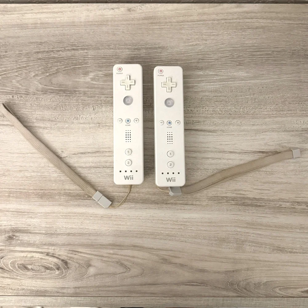 White 2006 Nintendo Wii Console Set - Picture 8 of 8